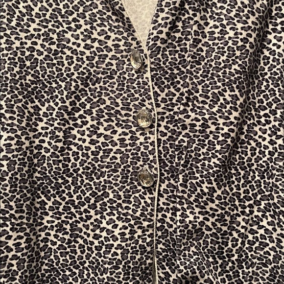 JL Studio Top - Picture 3 of 4